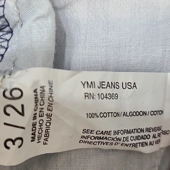 *NWT* YMI High-Rise Pleated Denim Shorts, size 3/26 - Picture 6 of 6